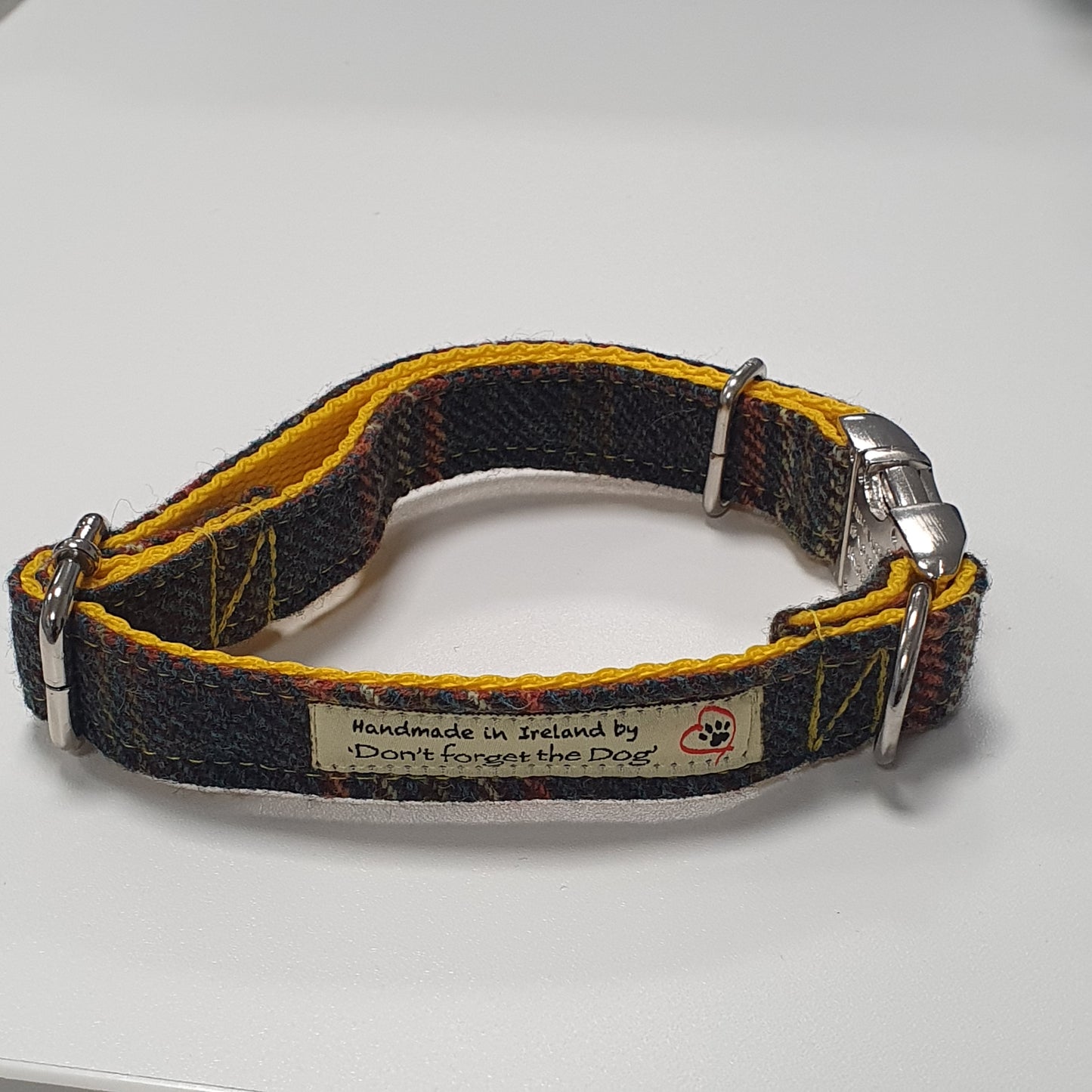 Bright Green and Russet Windowpane Tweed Collar on Metal Buckle