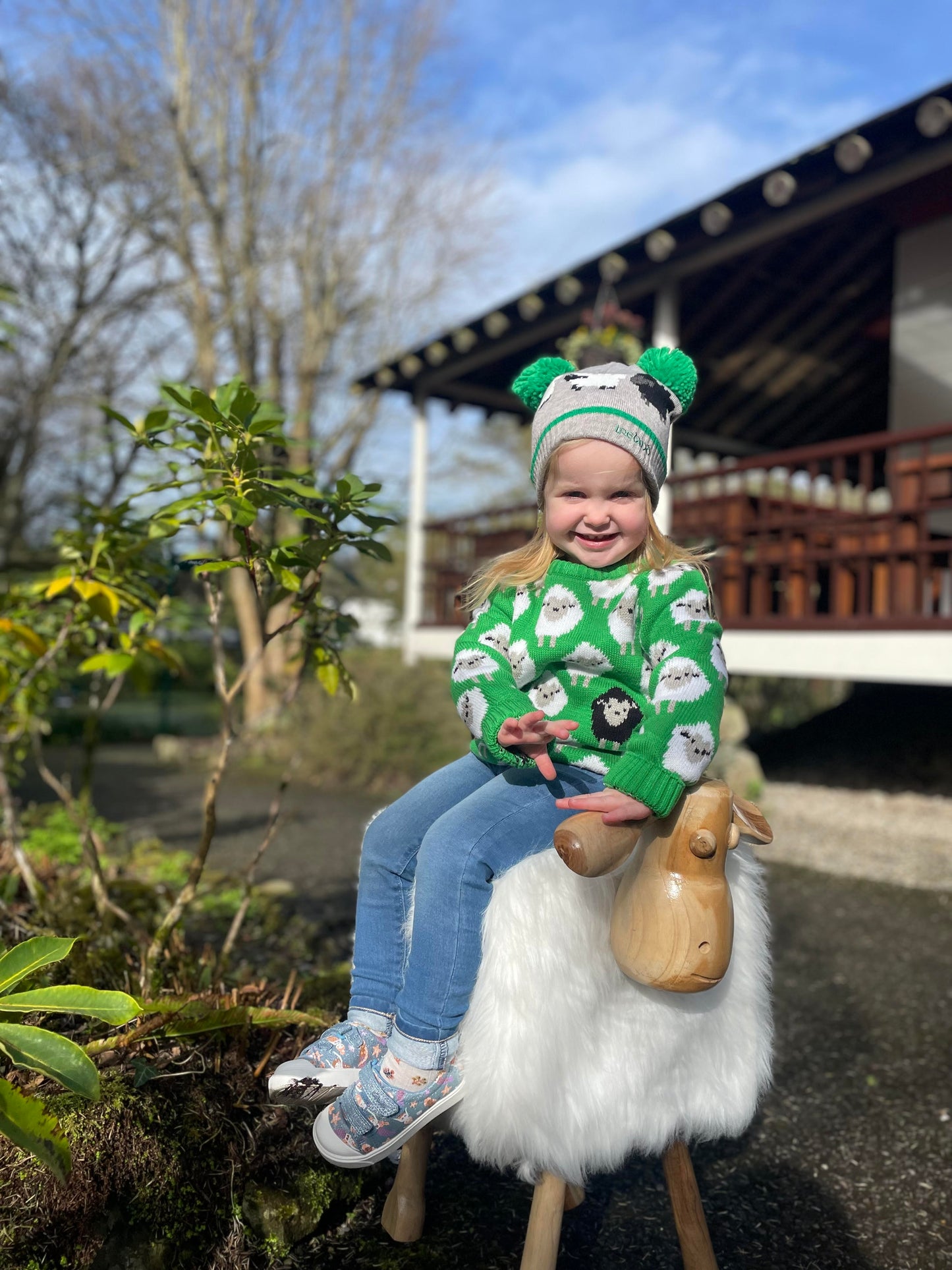 GRY Sheep Pom Knit Hat